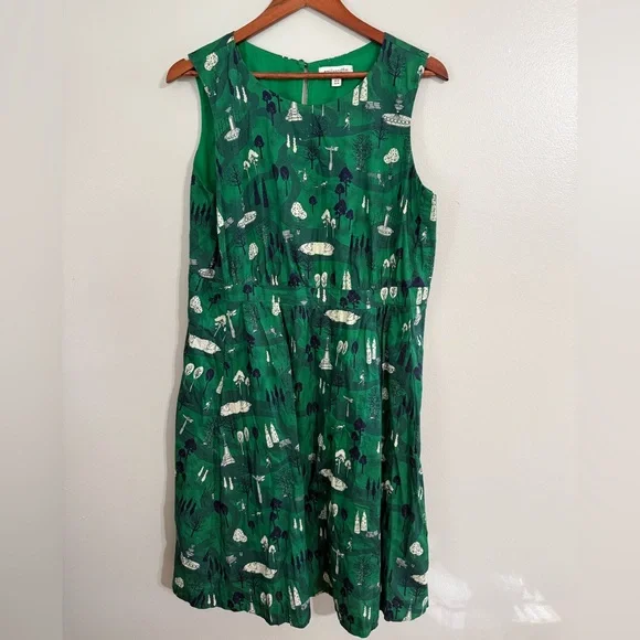 Emily and Finn green
London Park scene midi dress graphic print - Picture 1 of 5